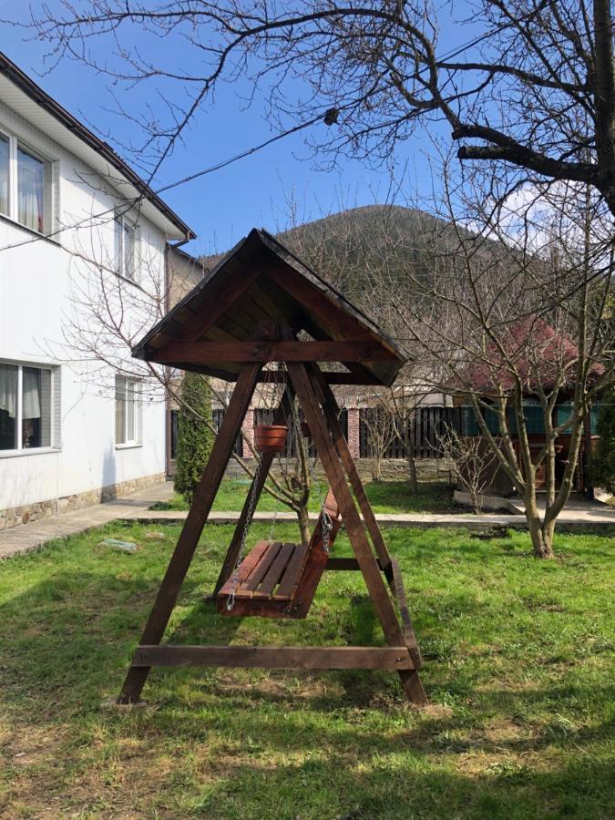 Садиба Диво Квітка تاتاريف المظهر الخارجي الصورة